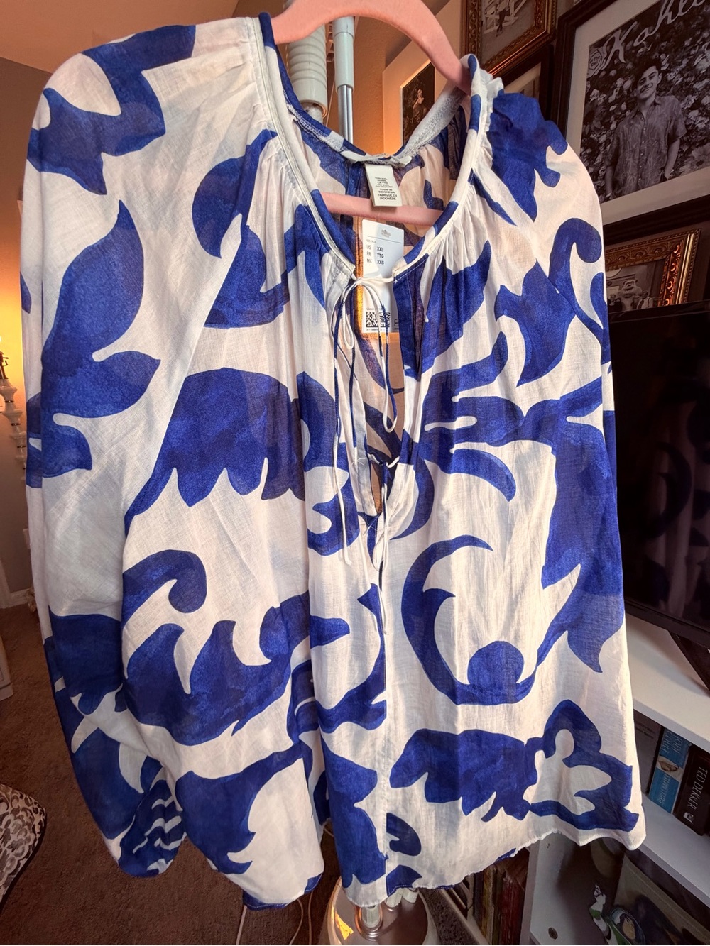 H&M White Tunic with Bold Blue Abstract Print